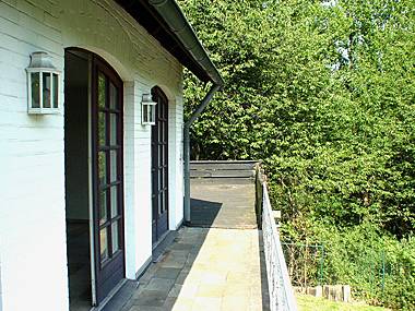 Zugang vom Balkon zur Dachterrasse